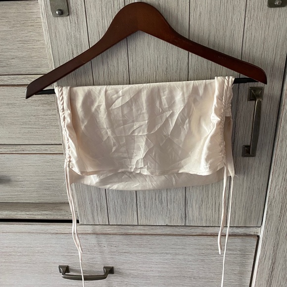 White Fox Boutique Crop Top - Used - Picture 4 of 7